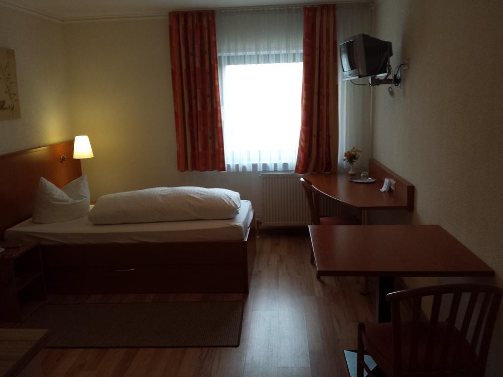 Hotel Am Exerzierplatz Мангейм Экстерьер фото